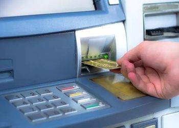 ग्रामीणों के ATM कार्ड पर शातिरों की नजर, कार्ड बदलकर कर देते हैं खेल