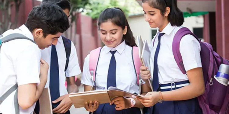 CBSE के बदलें नियम, अब गणित के साथ भूगोल, राजनीतिक विज्ञान जैसे विषय भी ले सकेंगे छात्र