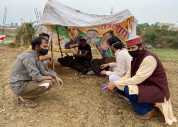 देहरादून: असहाय घायल गौ माता को लाकर सड़क से सेवा की, उपचार दिलाया देव् भूमि उत्तराखण्ड गौ गंगा गौरी सेवा चैरिटेबल ट्रस्ट द्वारा