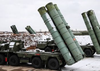 रूस ने भारत को दिया ‘ब्रह्मास्‍त्र’, S-400 के एक वार से निकलेंगी 72 मिसाइलें