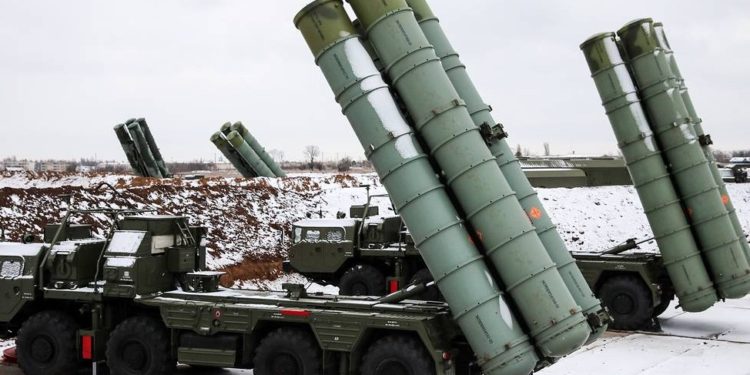 रूस ने भारत को दिया ‘ब्रह्मास्‍त्र’, S-400 के एक वार से निकलेंगी 72 मिसाइलें