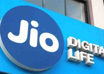 Jio के इस सस्ते प्लान ने मचाया धमाल, एक साथ चलेंगे 3 सिम