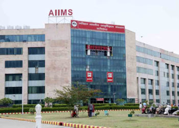 उत्तराखंड : AIIMS निदेशक बोले- चिंताजनक है कोविड का बढ़ता आर-नॉट काउंट, नहीं संभले तो होगा खतरनाक