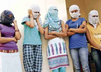 उत्तराखंड : मसाज के नाम पर चल रहा था सेक्स रैकेट, 5 कॉल गर्ल गिरफ्तार