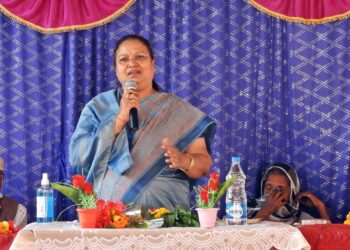 कांग्रेसी मंत्री अनिला भेड़िया ने महिलाओं को दी पीने की सलाह, मचा बवाल