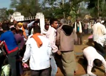 छत्तीसगढ़ : धान खरीदी केंद्र में टोकन लेने की होड़ में मची भगदड़, कई किसान हुए जख्मी