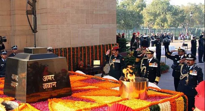 बलिदान की लौ ‘अमर जवान ज्योति’ पर शुरू हुआ विवाद, सरकार ने दिया जवाब