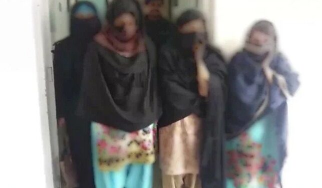 हिजाब की आड़ में महिलाएं देतीं थी लूटपाट को अंजाम, गिरफ्तारी के बाद खोले कई राज