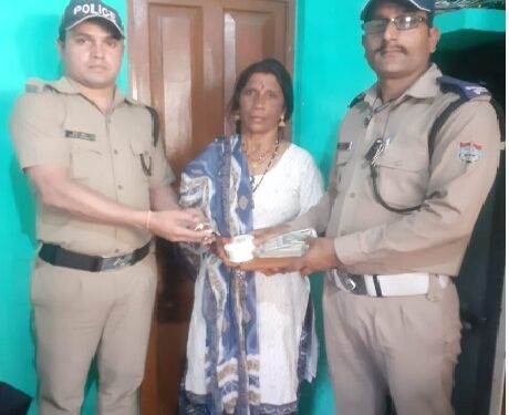 उत्तरकाशी पुलिस के जवानों ने पेश की ईमानदारी की मिसाल
