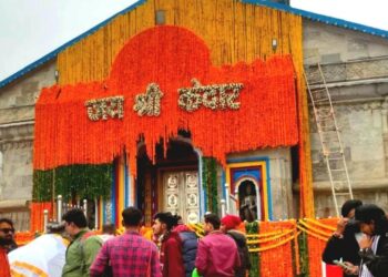 सज गया बाबा केदार का दरबार, कल सुबह 6.25 पर खुलेंगे कपाट