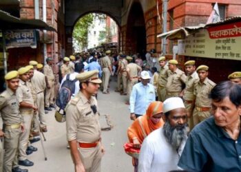 हिंदू पक्ष के वकील का बड़ा दावा- ‘कुएं के अंदर मिला शिवलिंग’
