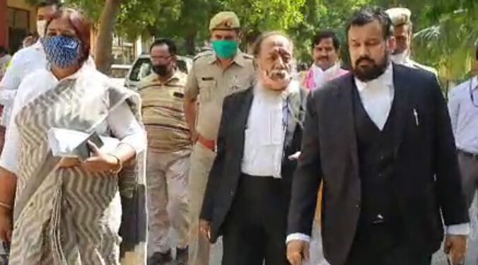 सनातन संघ ने वकील हरिशंकर जैन और विष्णु जैन को केस की पैरवी करने से हटाया