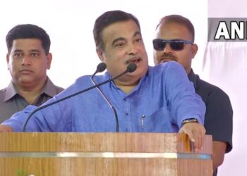 केंद्रीय मंत्री गडकरी बोले- भारत में जल्द ही लॉन्च होंगे इलेक्ट्रिक ट्रैक्टर और ट्रक