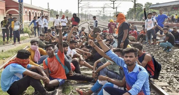 अग्निपथ के विरोध में हिंसा करने वाले नहीं बन सकेंगे अग्निवीर, जानिए क्या कहती हैं धाराएं