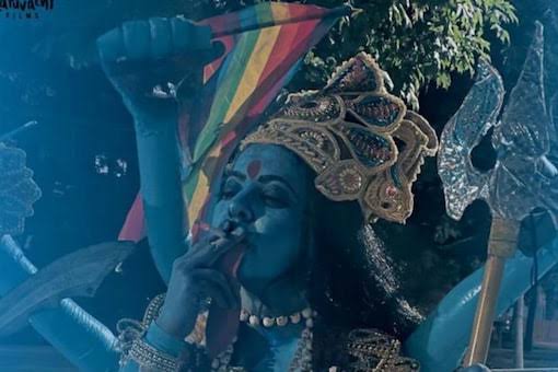 फिल्म ‘काली’ विवाद पर आया MEA का बयान, फिल्म मेकर लीना ने अब दी ये सफाई फिल्म ‘काली’ विवाद पर आया MEA का बयान, फिल्म मेकर लीना ने अब दी ये सफाई
