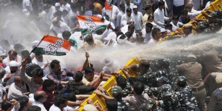 दिल्ली में धरना-प्रदर्शन करने वाले नेताओं को किंग्सवे कैंप क्यों ले जाती है पुलिस, जान लें वजह दिल्ली में धरना-प्रदर्शन करने वाले नेताओं को किंग्सवे कैंप क्यों ले जाती है पुलिस, जान लें वजह