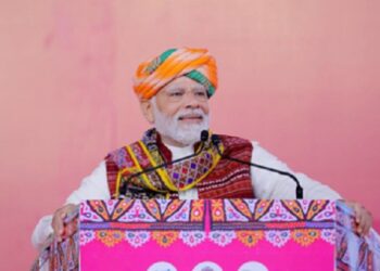गुजरात को बदनाम करने व निवेश रोकने के लिए कई साजिशें रची गईं : पीएम मोदी