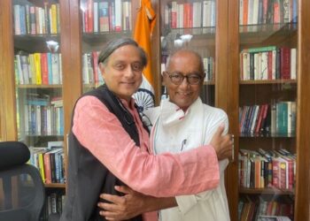 कांग्रेस अध्यक्ष के नामांकन का आज आखिरी दिन, थरूर और खड़गे मैदान में, ये दिग्गज Out!