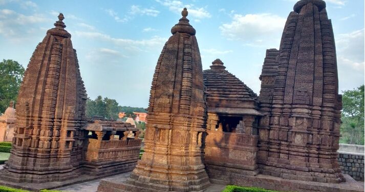 अमरकंटक का प्राचीन मंदिर समूह ‘रंगमहला’, जहां आदि शंकराचार्य ने स्थापित किया शिवलिंग, अभिषेक करने आती हैं माँ नर्मदा