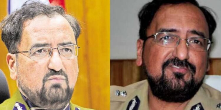 उत्तराखंड : पूर्व डीजीपी पर वन जमीन कब्जाने का है आरोप, मुकदमा दर्ज