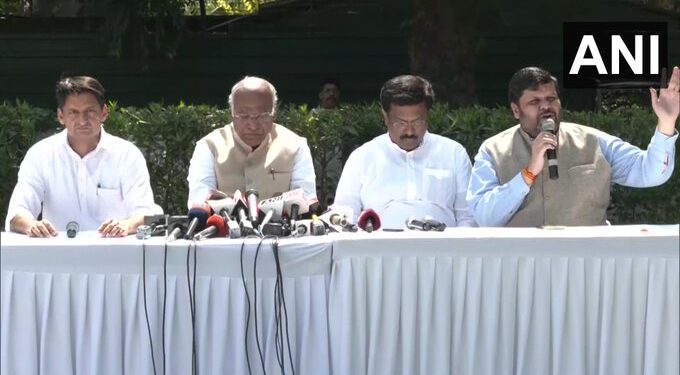 कांग्रेस का वादा, प्रतिदिन देंगे 400 रुपये न्यूनतम मजदूरी कांग्रेस का वादा, प्रतिदिन देंगे 400 रुपये न्यूनतम मजदूरी