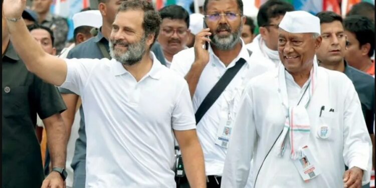 दिग्विजय सिंह से किनारा क्यों नहीं करते राहुल गांधी?