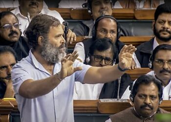 संसद में क्या होता है विशेषाधिकार हनन का मामला, राहुल गांधी पर क्यों शुरू हुई कार्रवाई?