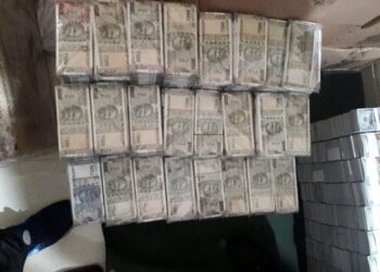 नोटबंदी के बाद भी नकली नोटों पर लगाम नहीं, लाखों की फेक करेंसी जब्त