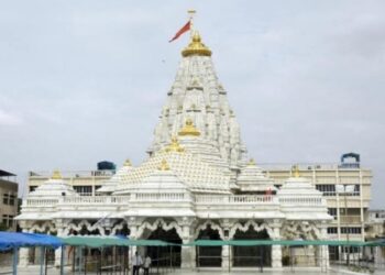 अंबाजी मंदिर में प्रसाद पर क्यों छिड़ी जंग?