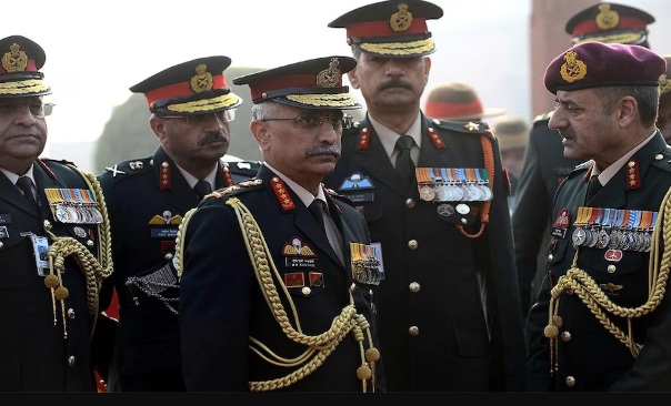 क्यों हुआ भारतीय सेना में बड़े अधिकारियों की वर्दी में बदलाव! क्यों हुआ भारतीय सेना में बड़े अधिकारियों की वर्दी में बदलाव!