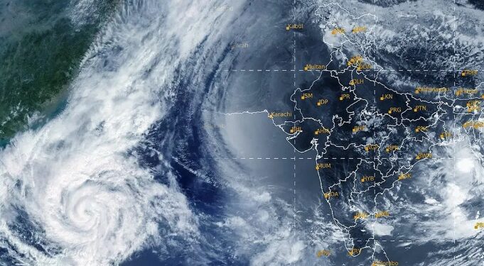 अब अंडमान सागर से आ रही आफत, इन राज्‍यों में तूफानी बारिश