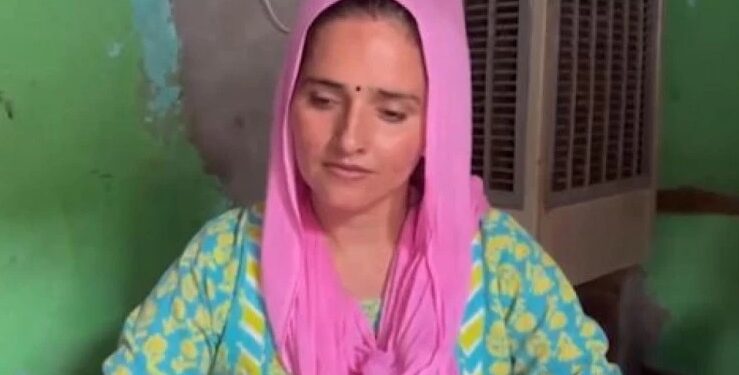 सीमा ने ATS के सामने उगले राज, सचिन से पहले कई युवकों से की थी बात सीमा ने ATS के सामने उगले राज, सचिन से पहले कई युवकों से की थी बात