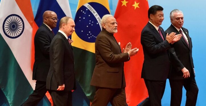 BRICS में पाकिस्तान को क्यों शामिल कराना चाहता है चीन?