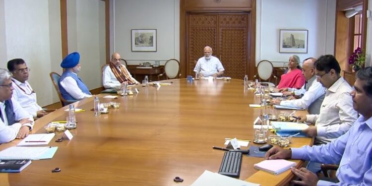 मोदी मंत्रिमंडल में कई बड़े फैसले, रेलवे के 7 बड़े प्रोजेक्ट के साथ इन योजनाओं को मिली मंजूरी मोदी मंत्रिमंडल में कई बड़े फैसले, रेलवे के 7 बड़े प्रोजेक्ट के साथ इन योजनाओं को मिली मंजूरी