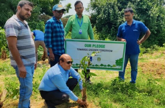 बजाज इलेक्ट्रिकल्स लिमिटेड ने किया वेयरहाउस चंदौसी में वृक्षारोपण कार्यक्रम बजाज इलेक्ट्रिकल्स लिमिटेड ने किया वेयरहाउस चंदौसी में वृक्षारोपण कार्यक्रम