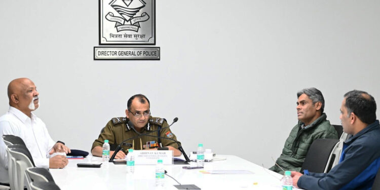 डीजीपी ने पुलिस दूरसंचार इकाई के कार्यों की समीक्षा की