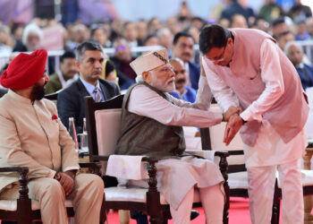 पीएम ने मुख्यमंत्री धामी के कामों को सराहा