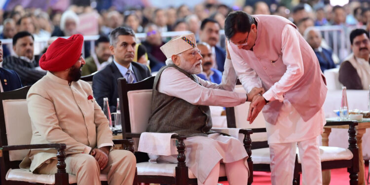 पीएम ने मुख्यमंत्री धामी के कामों को सराहा