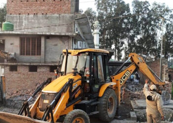 ढालीपुर से कुल्हाल तक शक्ति नहर के दोनों किनारों से अतिक्रमण हटाया