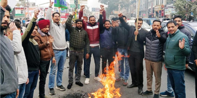 संवैधानिक संस्थानों को गिराने का काम कर रही भाजपा : युवा कांग्रेस