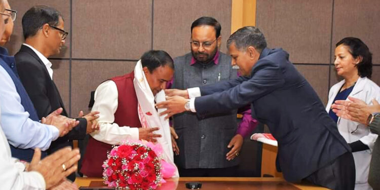 स्वास्थ्य मंत्री डॉ. रावत ने किया गुवाहाटी मेडिकल कॉलेज का भ्रमण