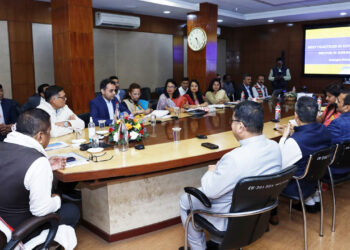 शिक्षा मंत्री डॉ. रावत ने जानी असम की शिक्षा व्यवस्था