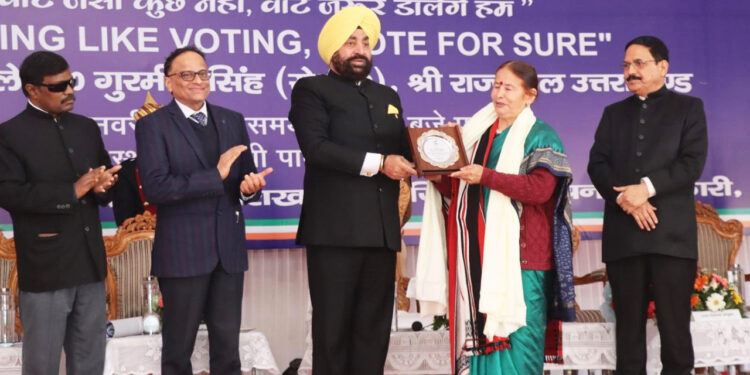 हमारे जीवन का सबसे बड़ा दान मतदान : राज्यपाल