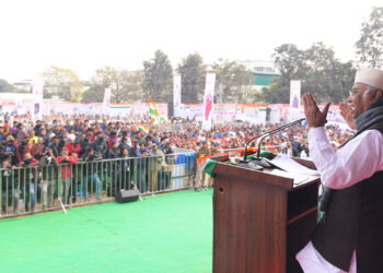 दून में गरजे खड़गे, सत्ता बदलने का किया आह्वान