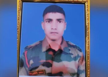 सीमा पर वीरगति को प्राप्त हुए राइफलमैन शैलेंद्र सिंह कठैत