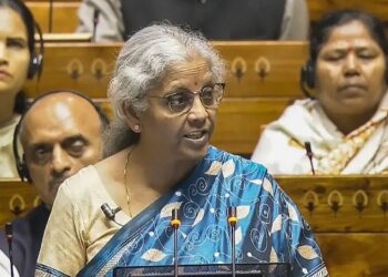खेती होगी कम खर्चीली, निर्मला ने किया Nano DAP का ऐलान