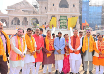 धामी सरकार ने अयोध्या में रामलला के दर्शन किए