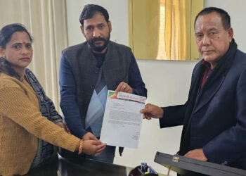 भर्ती की समस्याओं को लेकर यूकेएसएसएससी आयोग के अध्यक्ष से मिले रीजनल पार्टी के कार्यकर्ता