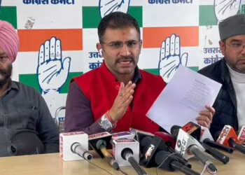 होर्डिंग यूनिपोल के संभावित कार्टेल से 300 करोड़ के खेल की जांच दबाई जा रही : अभिनव थापर