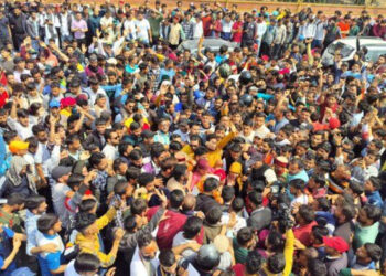 शक्ति प्रदर्शन में बॉबी पंवार ने राजनीतिक पार्टियों के उड़ाए होश